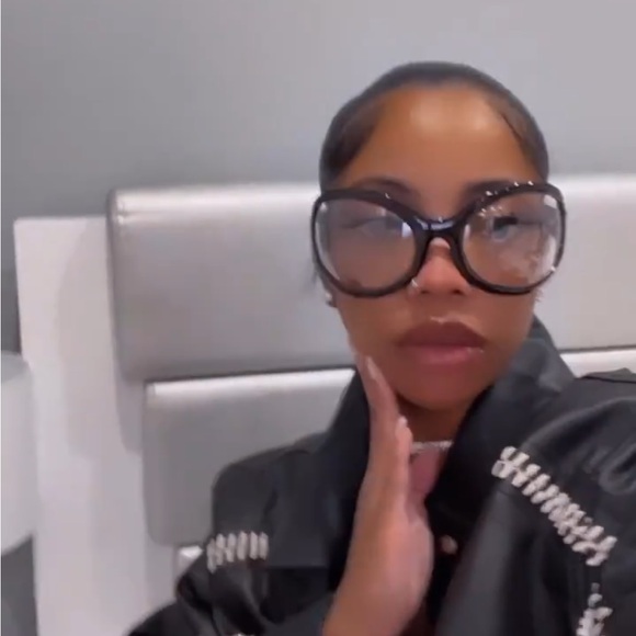 **NEVER WORN** oversized glasses rounded futuristic sunglasses see though unisex - Picture 3 of 3